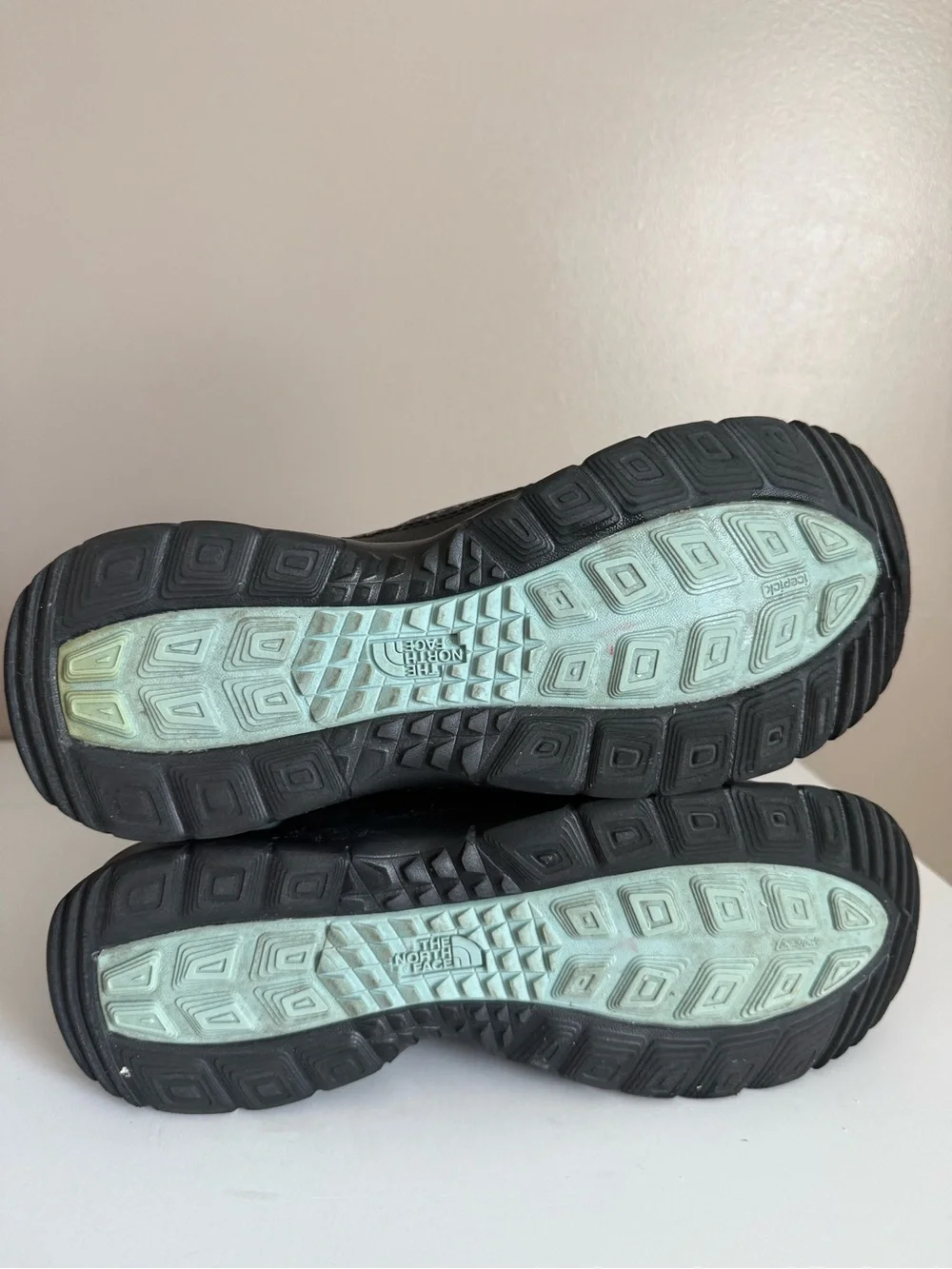 The North Face Women's ThermoBall Lace II Boot‎ Black Grey Puffer Lace-up Size 8
